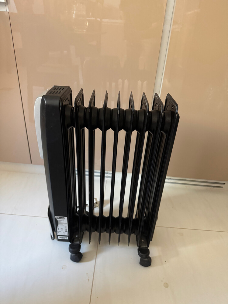 Delonghi Oil Filled Radiator - 1