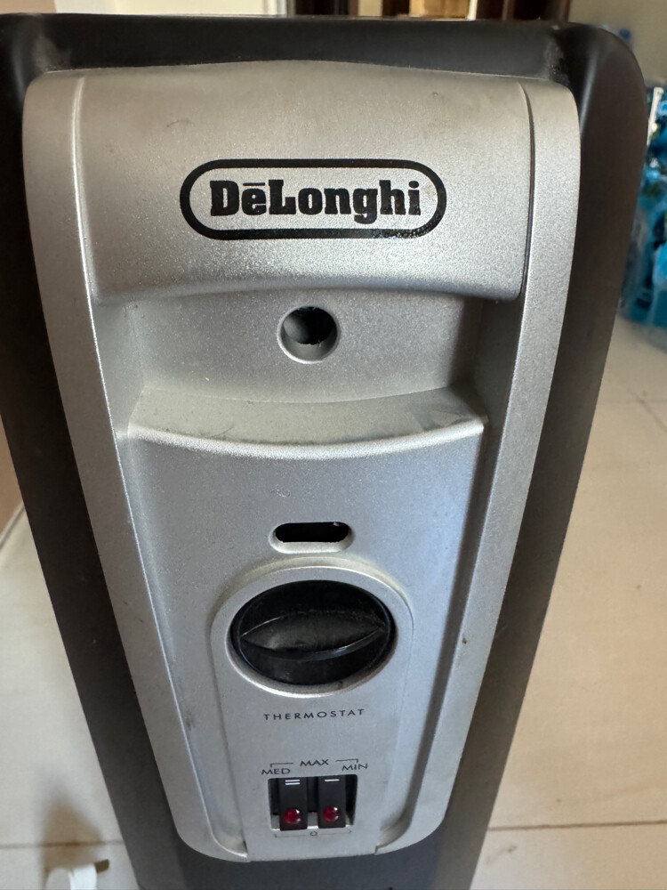Delonghi Oil Filled Radiator - 2
