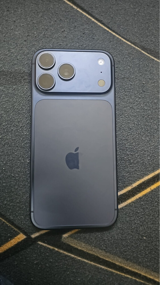 iphone17 pro max  - 1