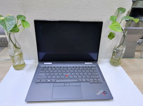 Lenvo ThinkPad X1 Yoga Gen 6 4K - 2