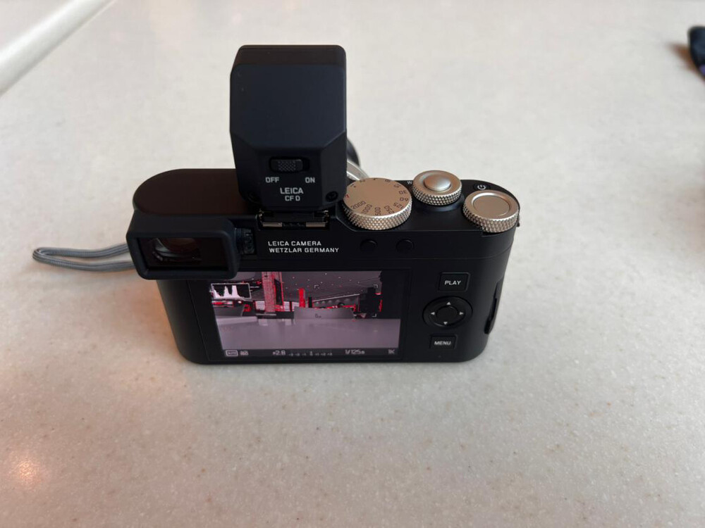 Leica D-Lux 8 -100 years limited - 12