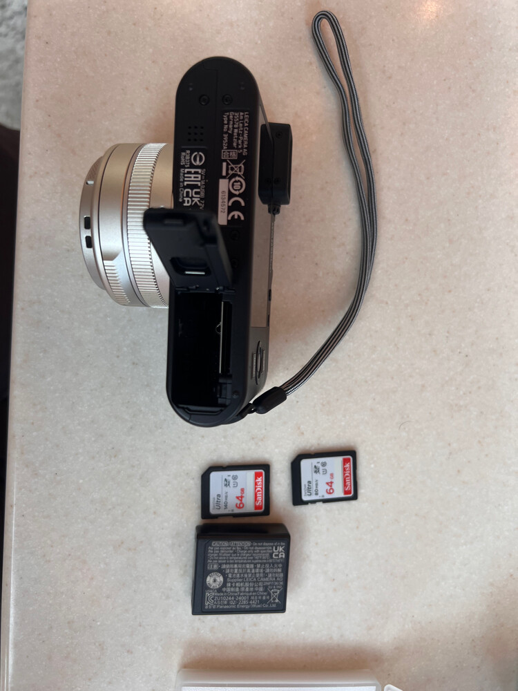 Leica D-Lux 8 -100 years limited - 15
