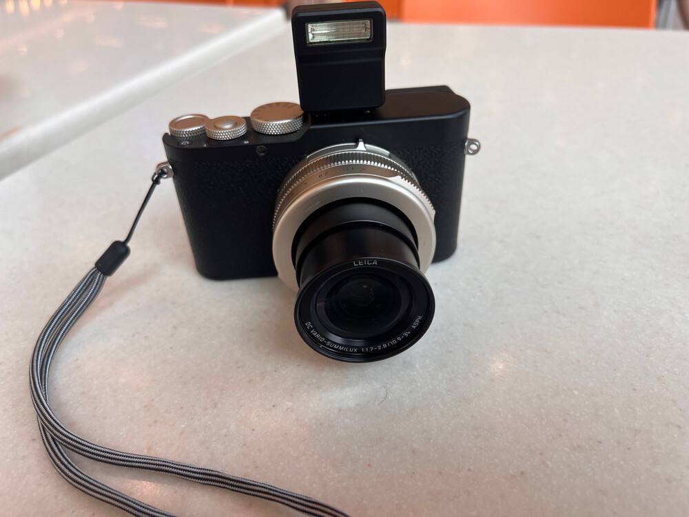 Leica D-Lux 8 -100 years limited - 26