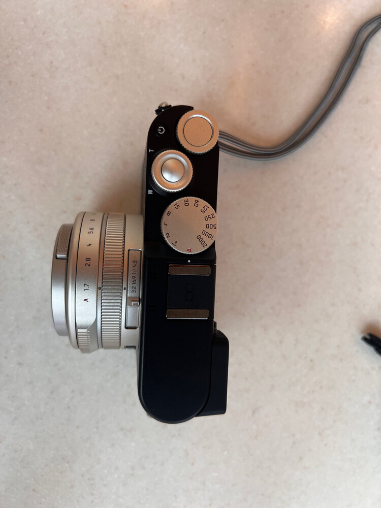Leica D-Lux 8 -100 years limited - 14