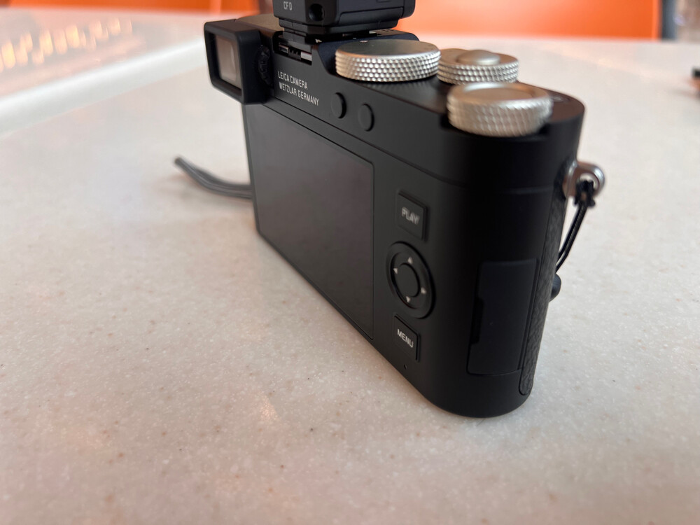 Leica D-Lux 8 -100 years limited - 21