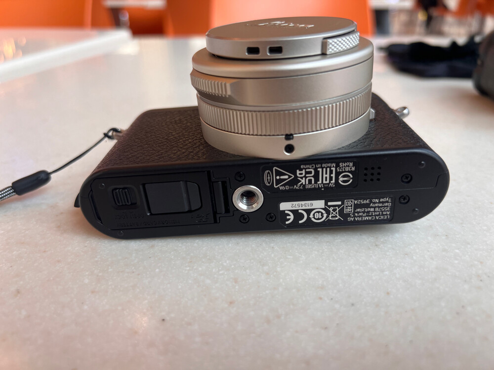 Leica D-Lux 8 -100 years limited - 17