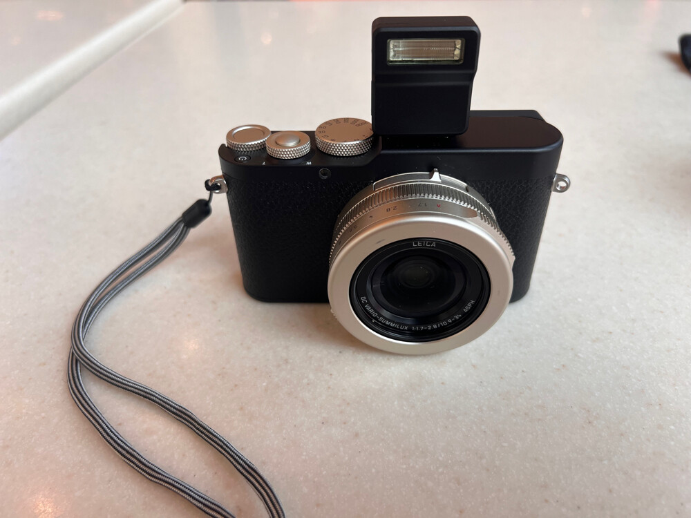 Leica D-Lux 8 -100 years limited - 30
