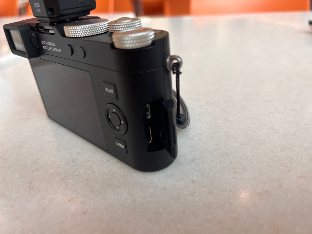 Leica D-Lux 8 -100 years limited - 20