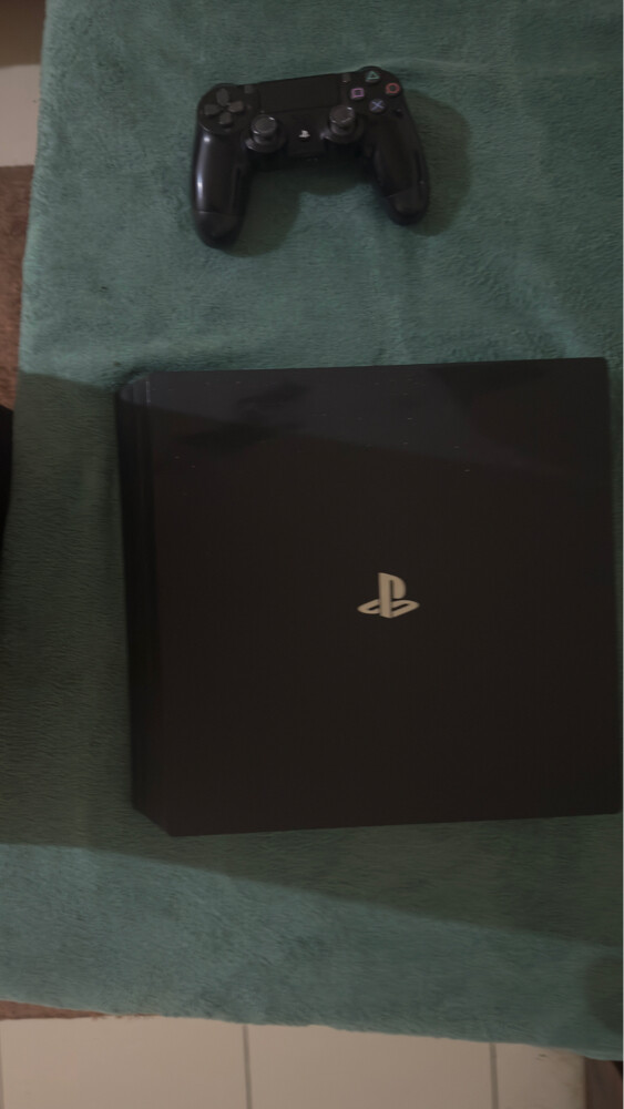 Playstation 4 Pro - 3