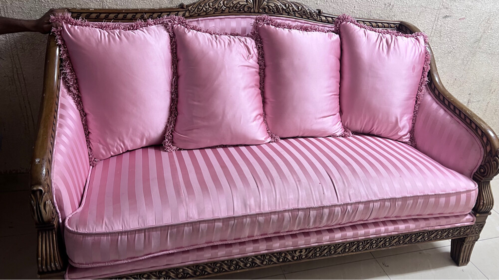 . Additional free curtain,Sofa - 1