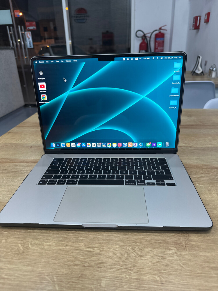 mac book air m2 8gb ram 256 gb - 2