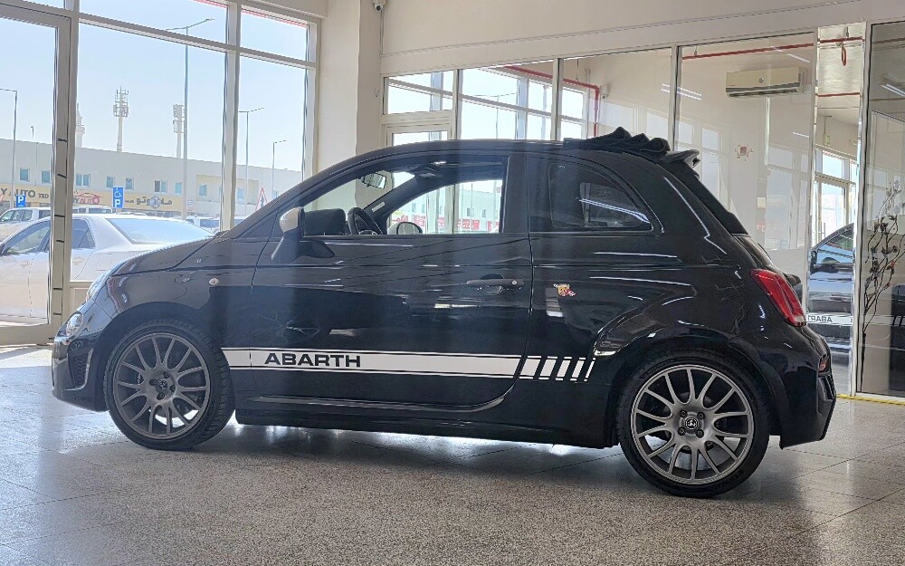فيات 695 ابارث اسود 2023 - 5