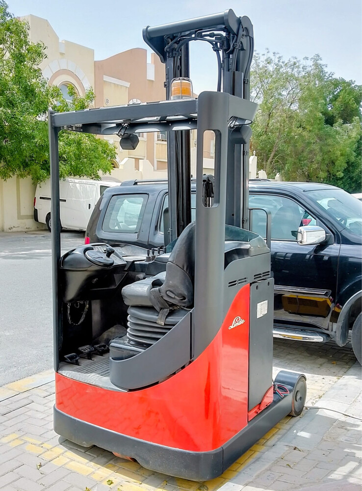 Linde Electric Reach Forklift - 2
