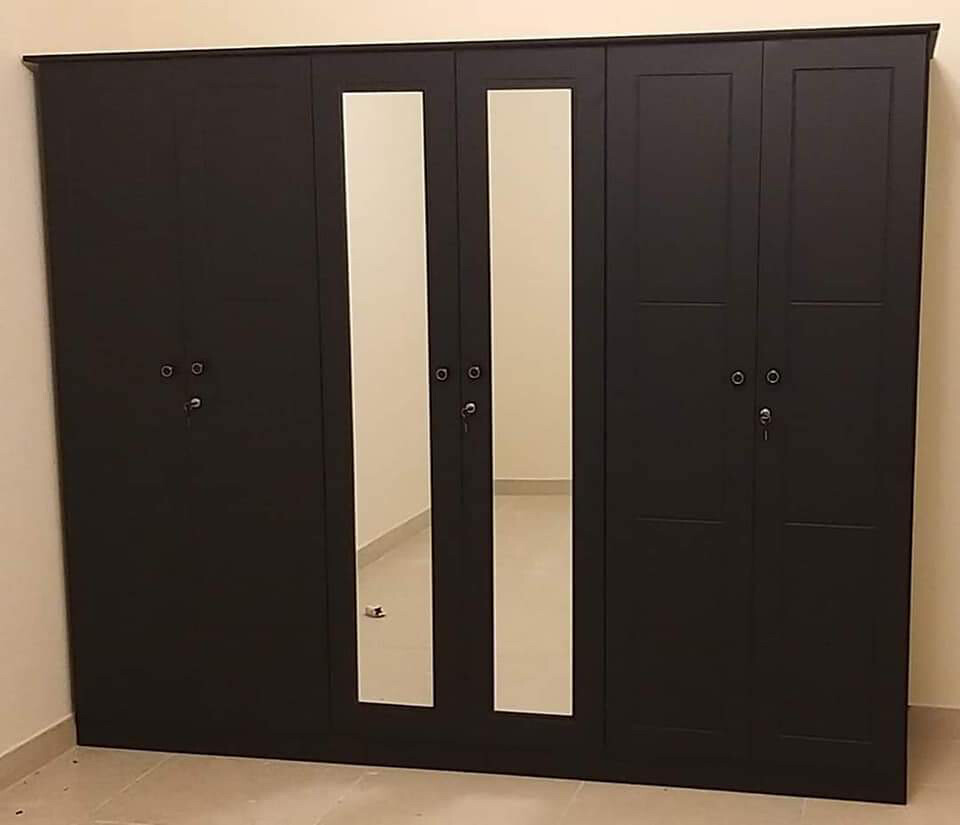 تتوفر أثاثات الأسرة أو الخزائن - 4