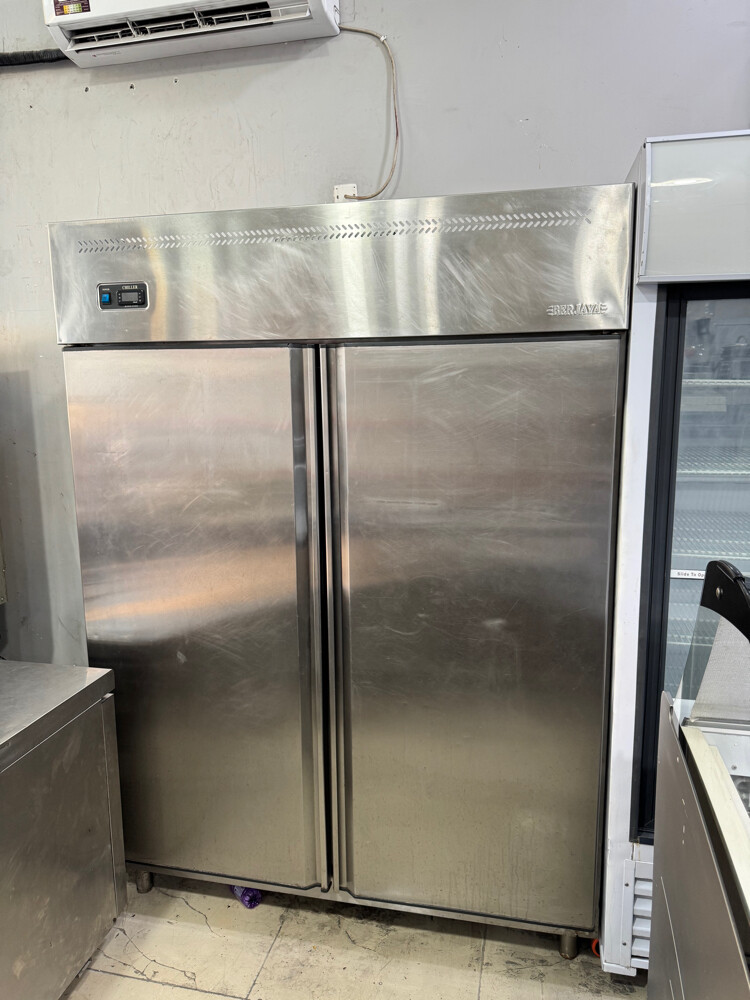 Double door chiller - 1