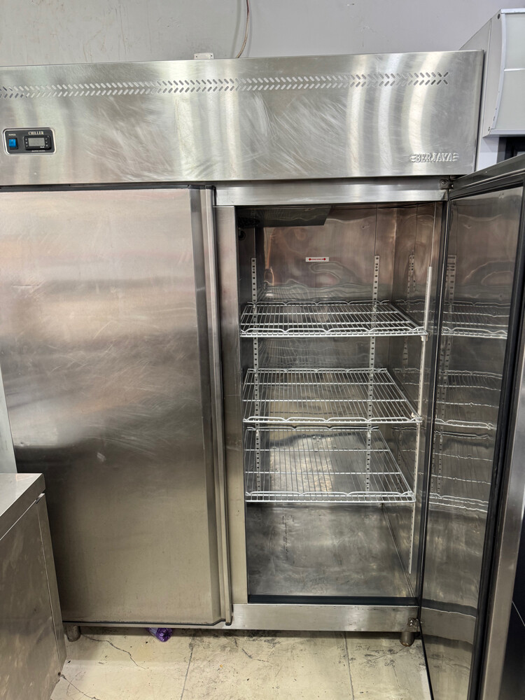 Double door chiller - 2