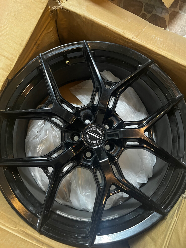 5x Jetour T2 rims (with spare) - 4