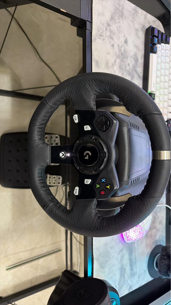 Logitech  - 1