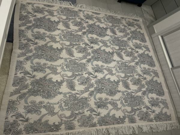 Elegant Rug for Sale - 2