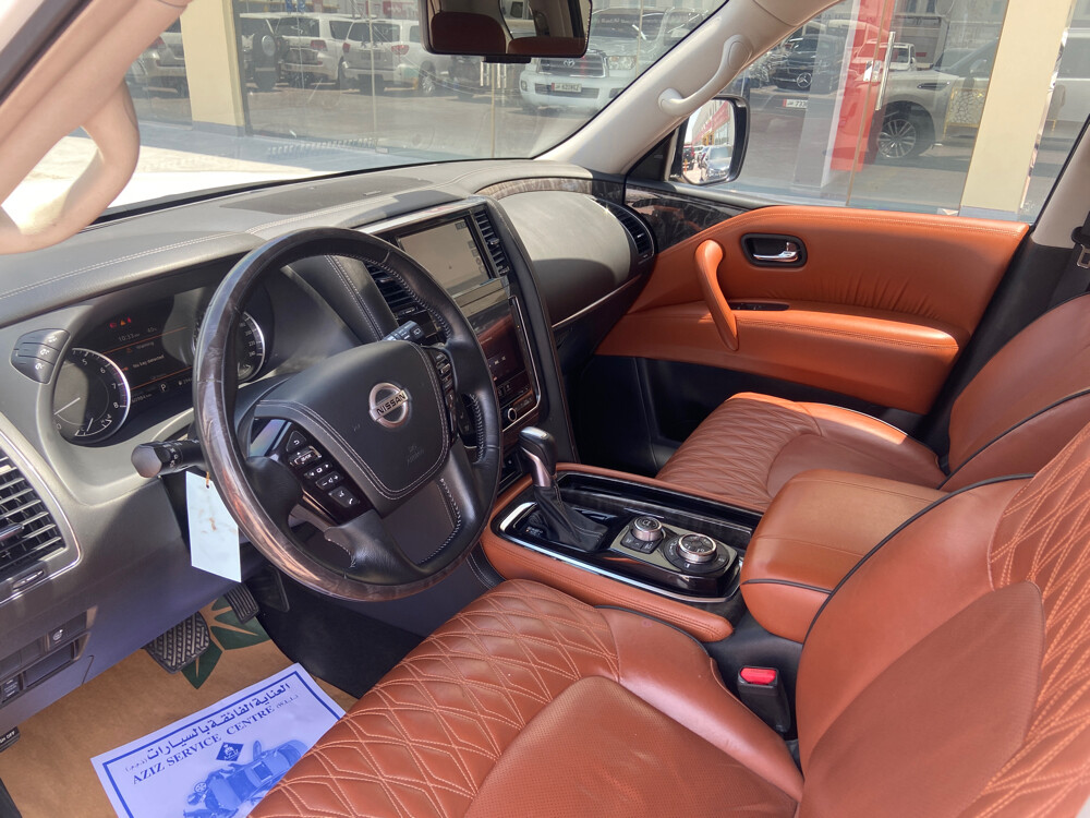 Nissan 2020 Platinum white  - 7