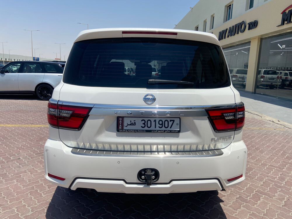Nissan 2020 Platinum white  - 3