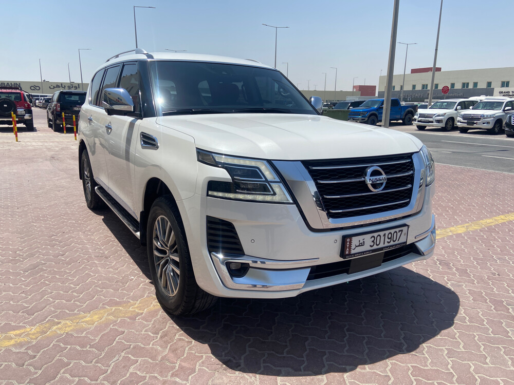 Nissan 2020 Platinum white  - 5
