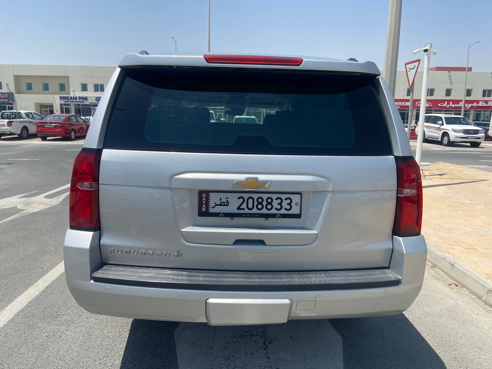 Suburban 2016 LS Silver  - 2