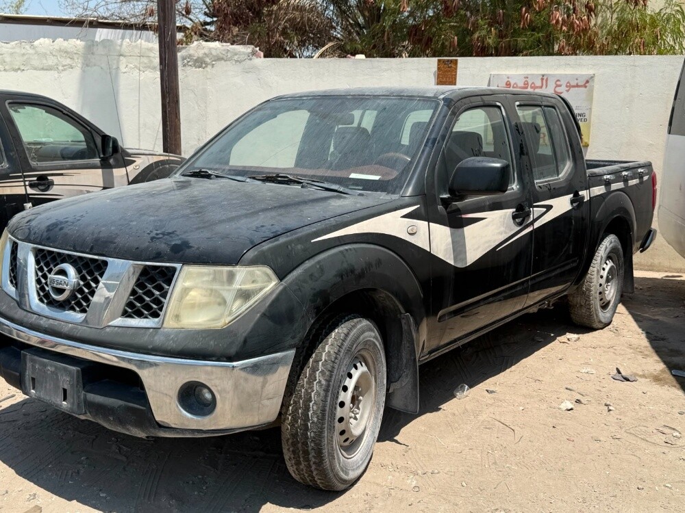Nissan Navara Pickup - 2