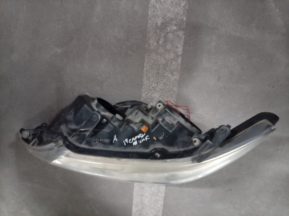 2014 Toyota Camry Headlamp - 2