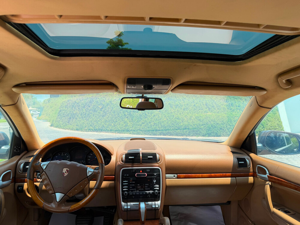 PORSCHE CAYENNE - 12