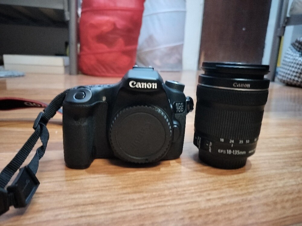 canon eos 70d - 1