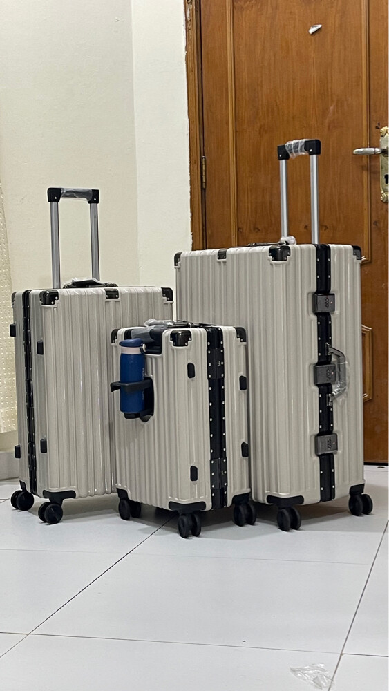 luggage without zipper  - 1