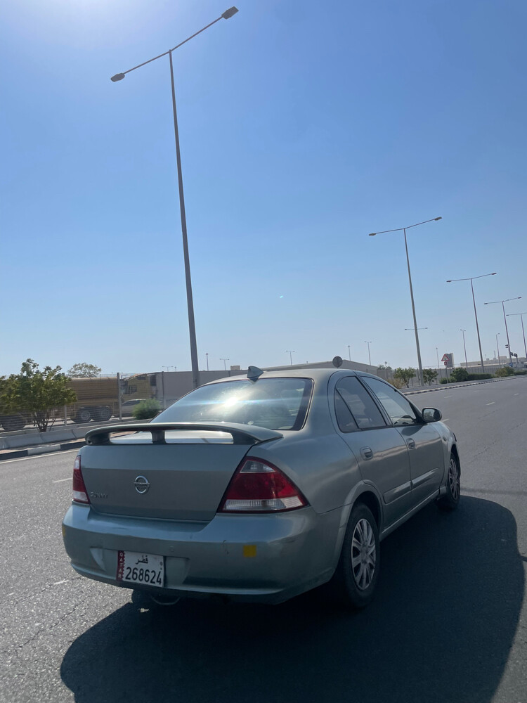 Nissan Sunny - 1