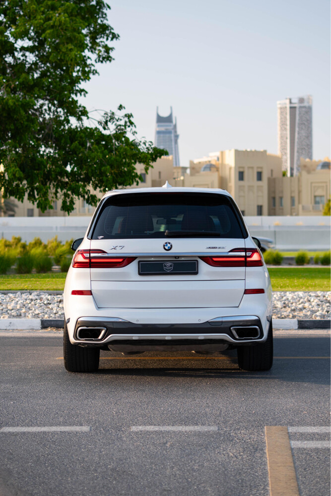 BMW X7 M5.0i 2019 V8 - 16