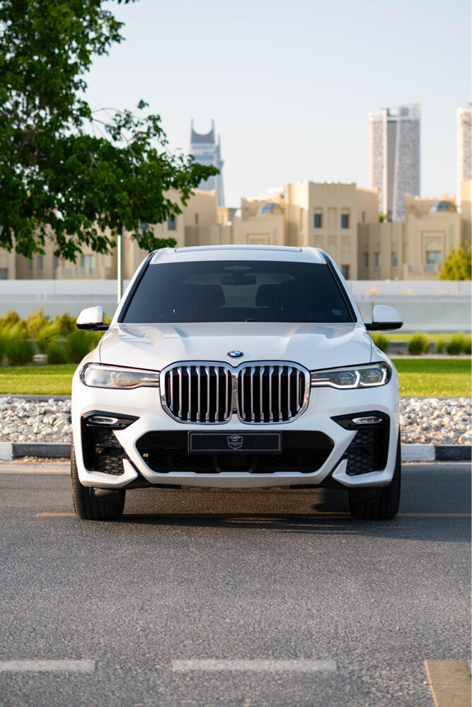 BMW X7 M5.0i 2019 V8 - 3