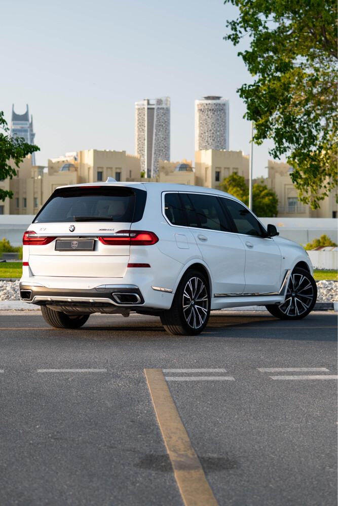 BMW X7 M5.0i 2019 V8 - 4