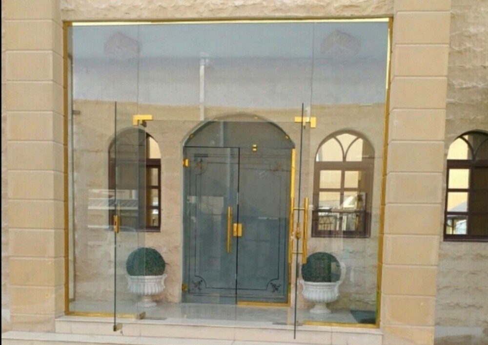 stylish Glass petition and shower - 12