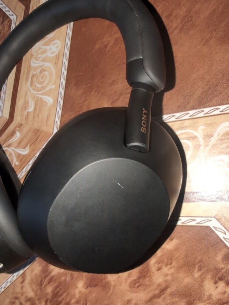 Sony WH-1000XM5 - 2