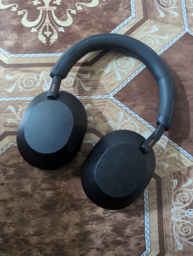 Sony WH-1000XM5 - 1