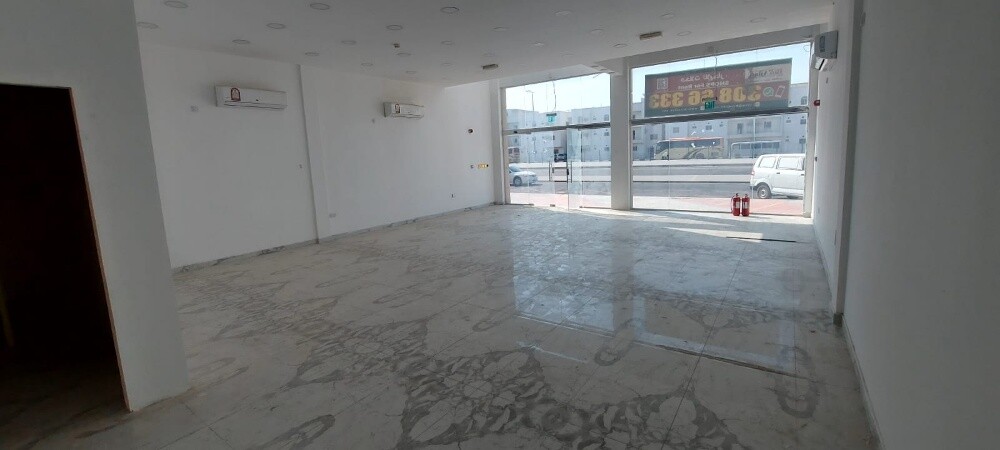 Shop for rent in Al Wakrah 200 M2 - 11