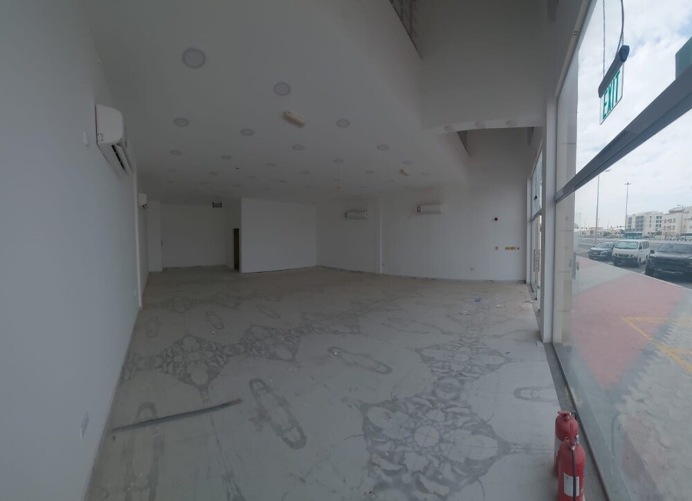 Shop for rent in Al Wakrah 200 M2 - 6