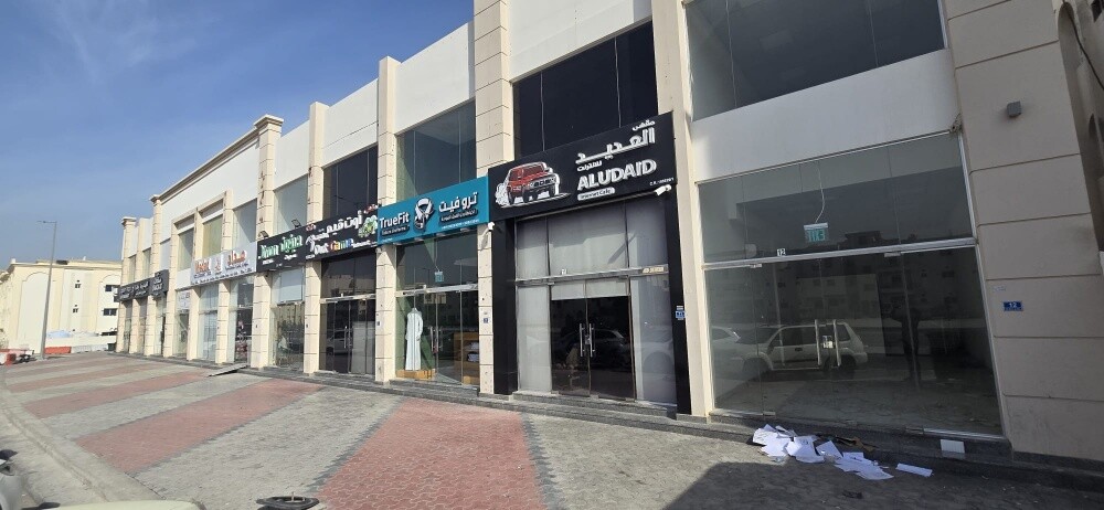Shop for rent in Al Wakrah 200 M2 - 2