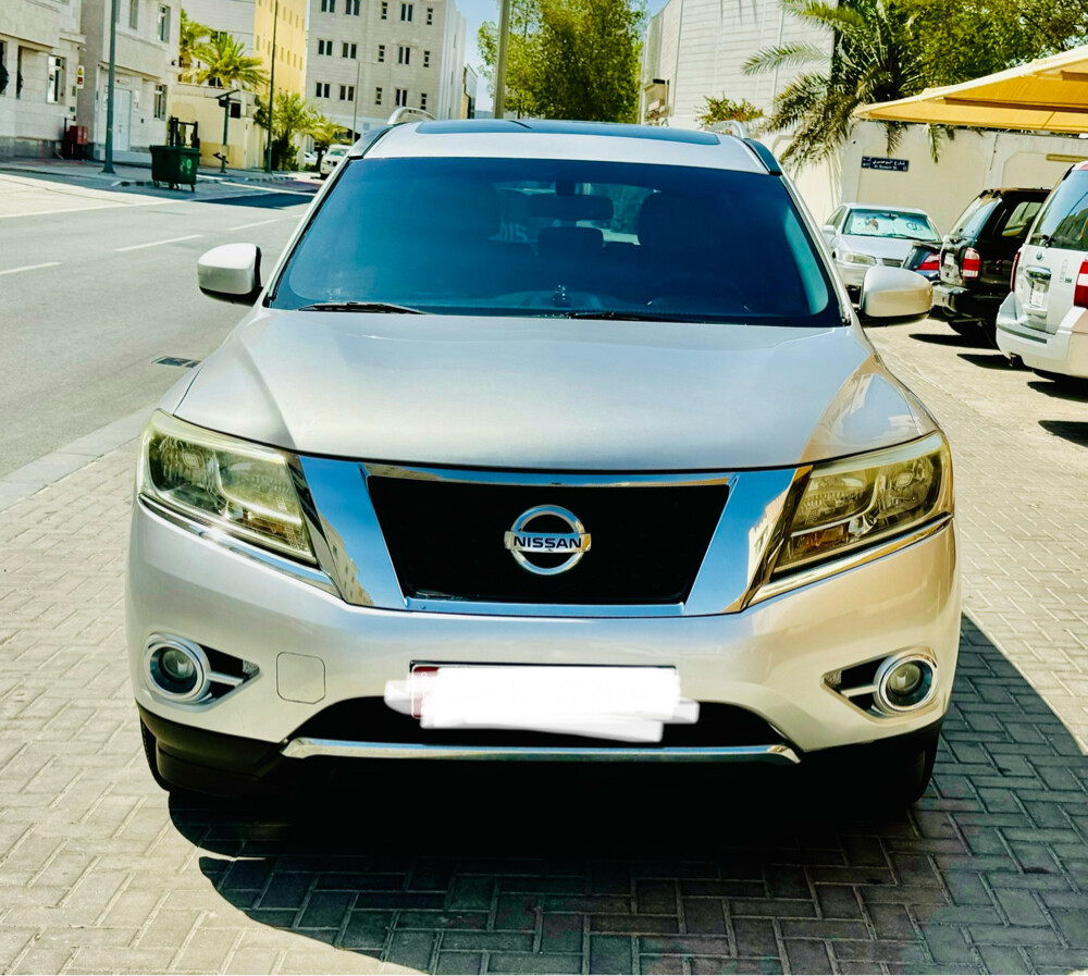 Nissan Pathfinder  - 1