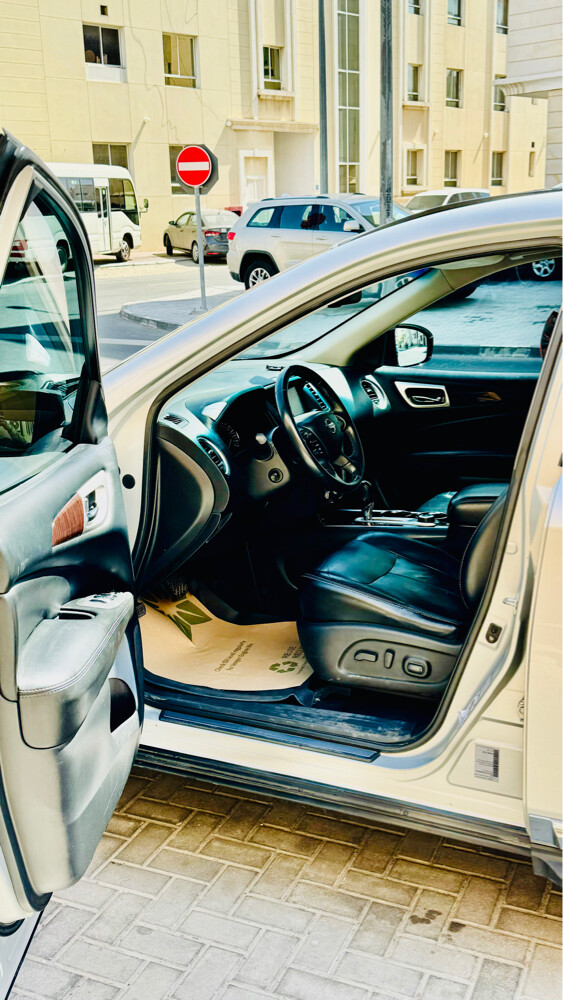 Nissan Pathfinder  - 4