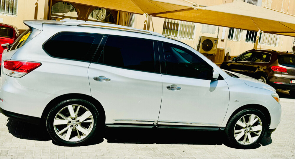 Nissan Pathfinder  - 2