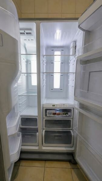 Samsung side-by-side refrigerator - 3