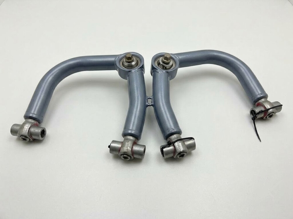 Total Chaos upper Control Arm LC200 - 3