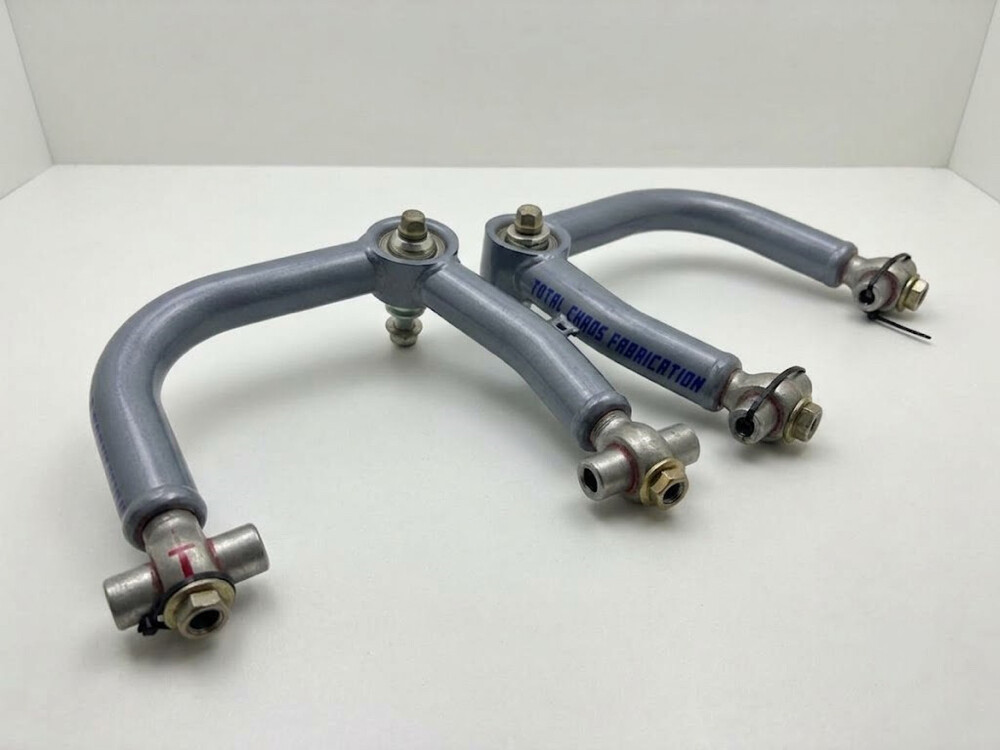 Total Chaos upper Control Arm LC200 - 4