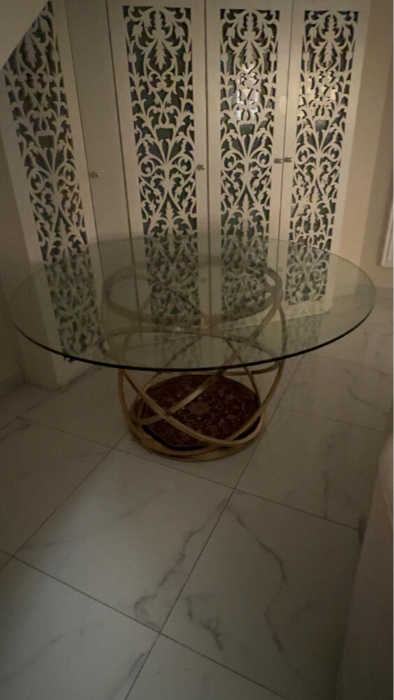 طاوله ذهبيه - 2