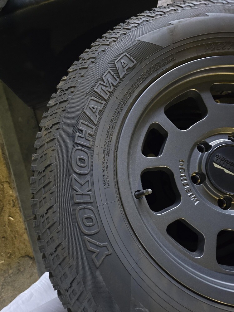 YOKOHAMA 17 size ring with tyre - 4